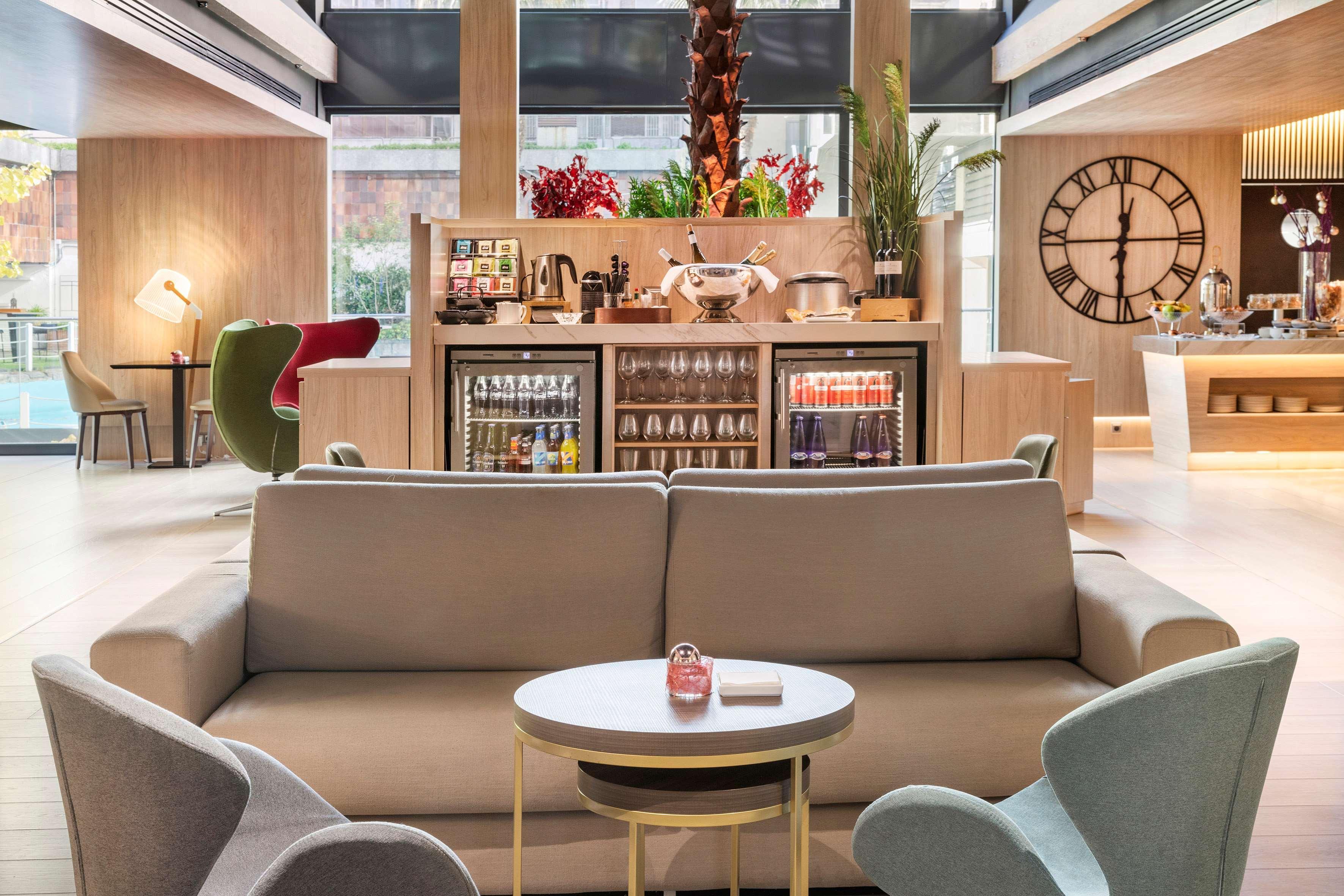 Melia Castilla Madrid Exterior photo