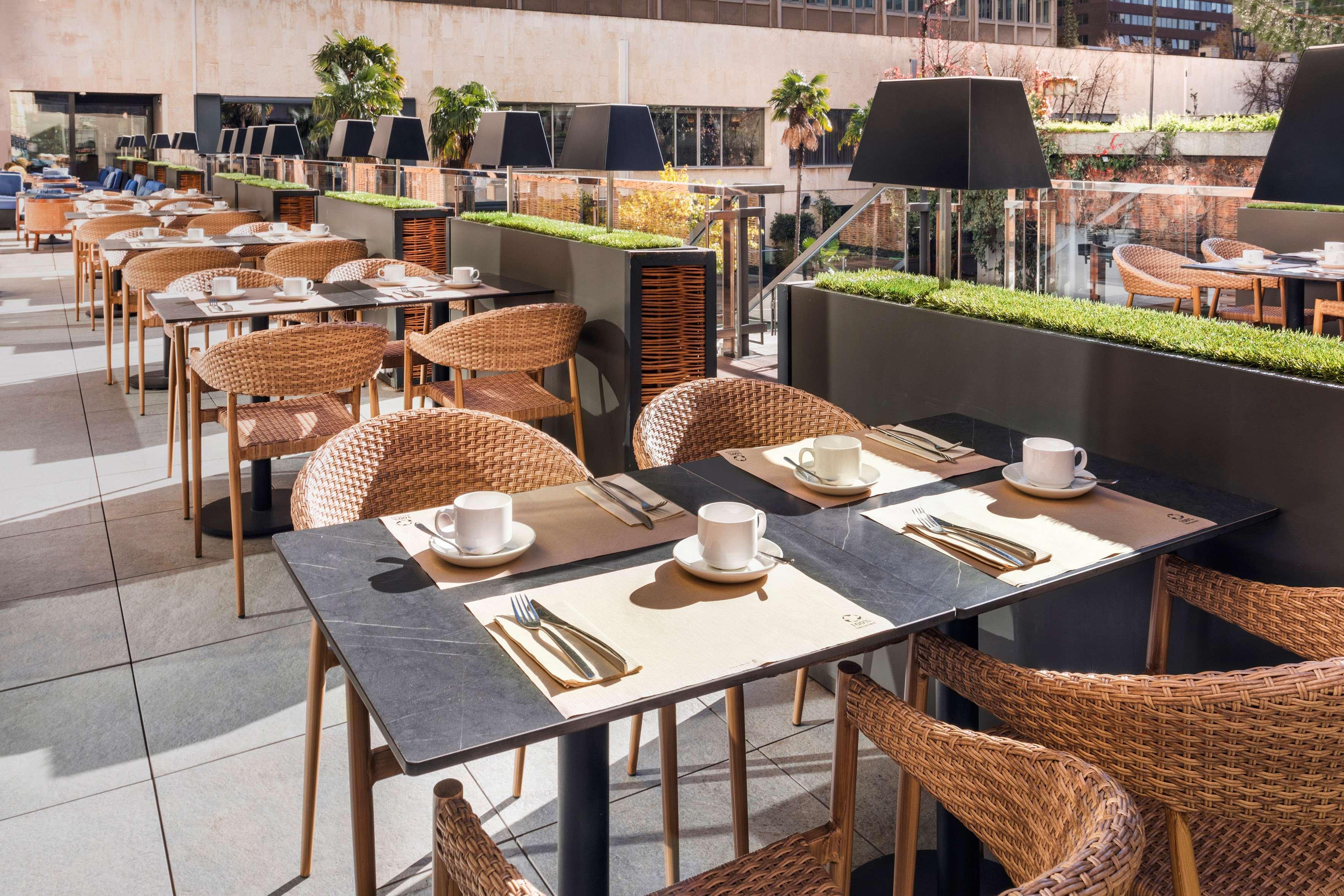 Melia Castilla Madrid Exterior photo